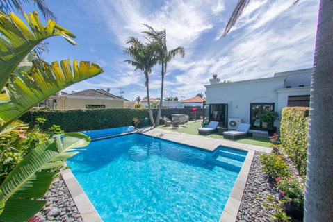 Tuscan Retreat Bed & Breakfast - Adults Only - Accommodation New Zealand 0