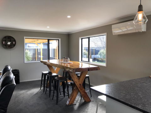 Twizel - Rhoboro Getaway - Modern & Relaxing - Accommodation New Zealand 1