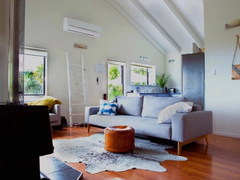 Two Rooms Onetangi - Onetangi Holiday Home - Accommodation New Zealand 1
