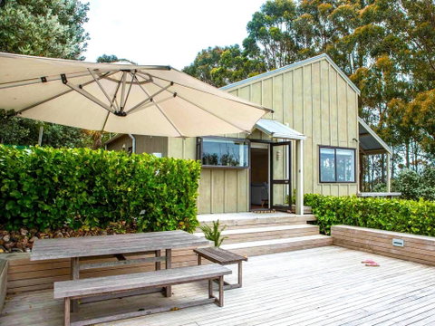 Two Rooms Onetangi - Onetangi Holiday Home - Accommodation New Zealand 0