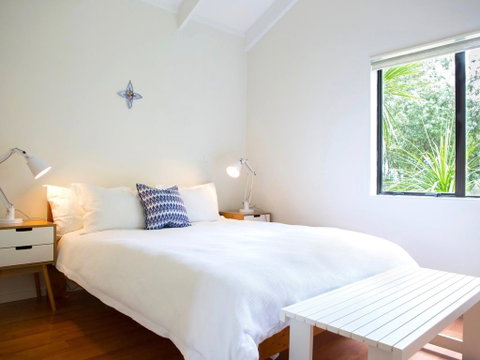 Two Rooms Onetangi - Onetangi Holiday Home - Accommodation New Zealand 2