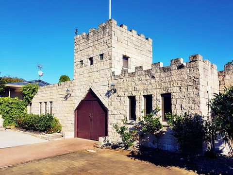 Unique Castle In Auckland - Accommodation New Zealand 2