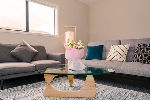 Unsworth Height Exceptional Brand New 3-Bdrm Unit+Parking - Accommodation New Zealand 3