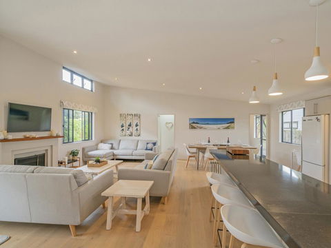 Upsides And Good Vibes - Pauanui Holiday Home - Accommodation New Zealand 2