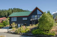 Valley View Retreat - Hanmer Springs Holiday Home