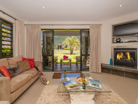 Villa 51 - Pauanui Holiday Home - Accommodation New Zealand 1
