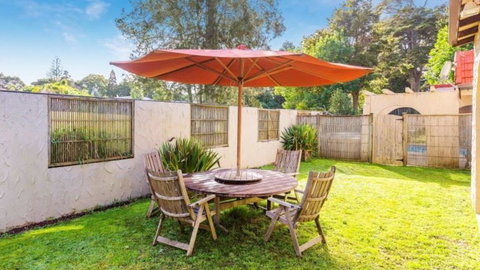 Villa Bush Swimming Pool - Accommodation New Zealand 2