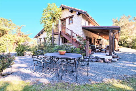 Villa Casa Maria Luxury Farmhouse - Accommodation New Zealand 2