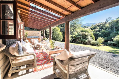 Villa Casa Maria Luxury Farmhouse - Accommodation New Zealand 1