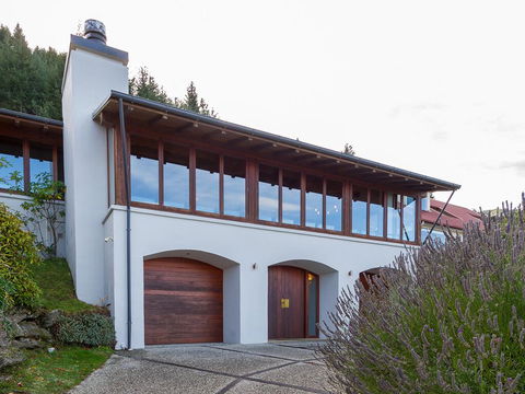 Vista Retreat - Queenstown Holiday Home - Accommodation New Zealand 1