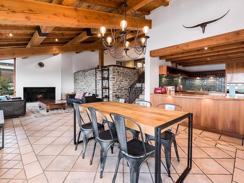 Vista Retreat - Queenstown Holiday Home - Accommodation New Zealand 3