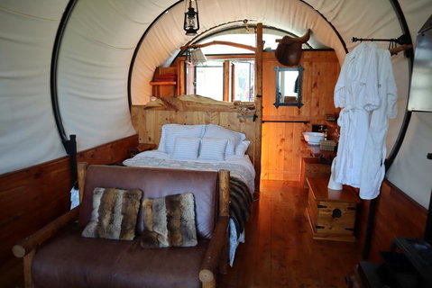 Wagon Stay At French Farm - Accommodation New Zealand 2