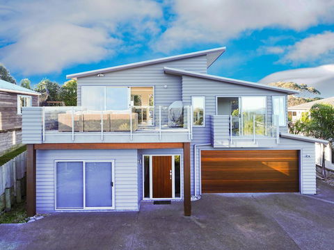 Wainui - Accommodation New Zealand 0