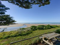 Waipuka - Ocean Beach Holiday Home