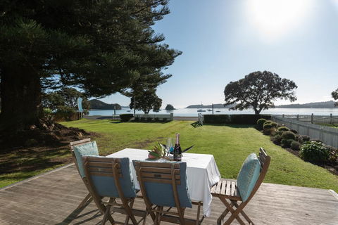 Wairangi Beach Cottage - Paihia Beach House - Accommodation New Zealand 0