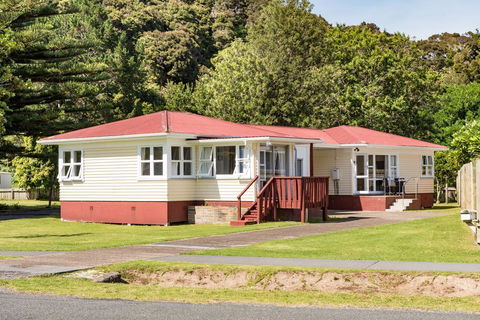 Waitangi Beach Unit B - Accommodation New Zealand 0
