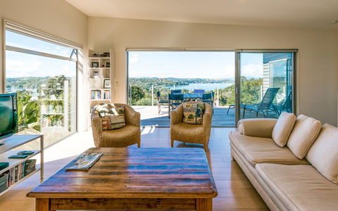 Wakainga - Accommodation New Zealand 0