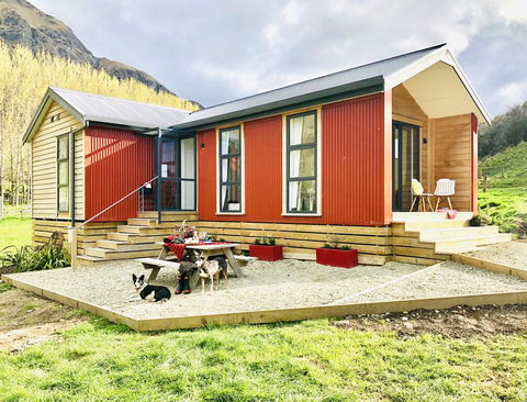 Walter Peak Farm Stay, Special Promo Includes The Earnslaw Cruise - Accommodation New Zealand 2