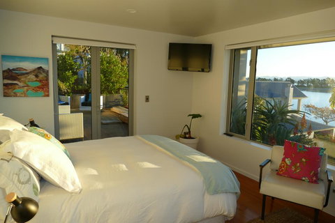Waterfront Bliss - Accommodation New Zealand 1