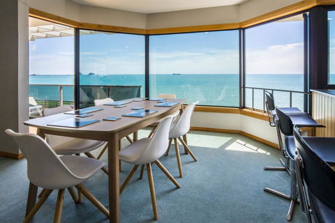 WATERFRONT ON WOOLCOMBE - Accommodation New Zealand 0