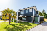 Weka Lodge - Taupo Holiday Home
