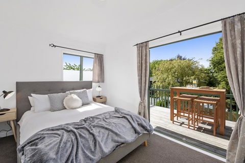 Weka Lodge - Taupo Holiday Home - Accommodation New Zealand 3