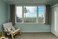 Westshore Beachfront - Napier Holiday Home
