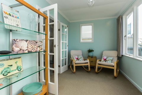 Westshore Beachfront - Napier Holiday Home - Accommodation New Zealand 3