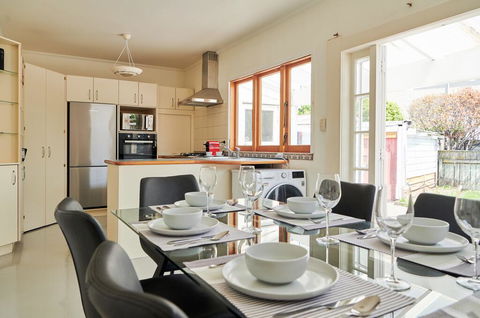 Westshore Haven - Napier Holiday Home - Accommodation New Zealand 1