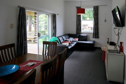 Whanga Bridge House - Accommodation New Zealand 2