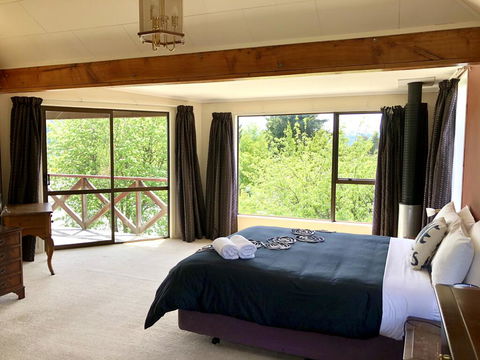 Wharepuni - Accommodation New Zealand 3