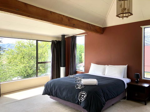 Wharepuni - Accommodation New Zealand 1