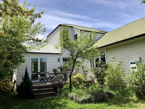 Wharepuni - Accommodation New Zealand 0