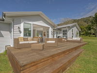 Where The Sun Shines - Hahei Holiday Home