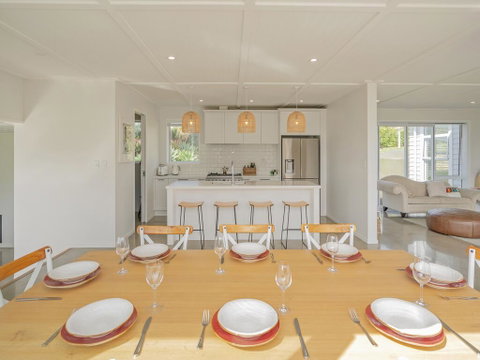 Where The Sun Shines - Hahei Holiday Home - Accommodation New Zealand 3
