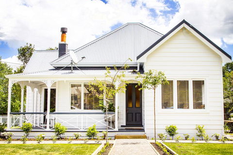 White Cottage - Matakana Holiday Home - Accommodation New Zealand 0