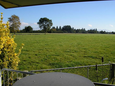 Willowbank Farm Cottage - Accommodation New Zealand 1