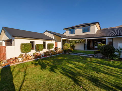 Willowridge Escape - Wanaka Holiday Home - Accommodation New Zealand 1