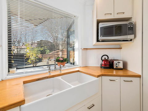 Wisteria Lodge â€“ Close To Lake And Cromwell Old Town - Accommodation New Zealand 3