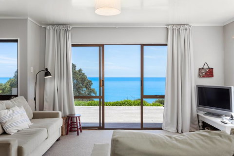 Your Holiday Home At Omaio Bay - Accommodation New Zealand 3