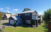 Zodiac Bay Lake Retreat