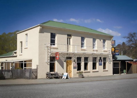 Ancient Briton Hotel - Accommodation New Zealand 0