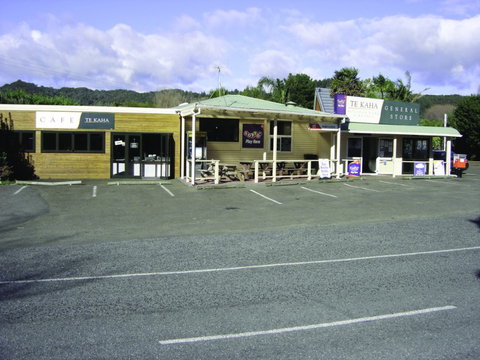 Te Kaha Holiday Park, Motel & Cafe - Accommodation New Zealand 1