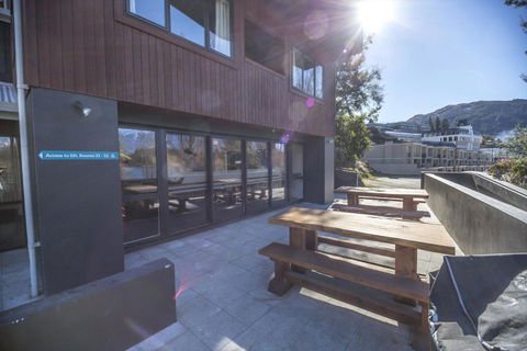 YHA Queenstown Lakefront - Accommodation New Zealand 14