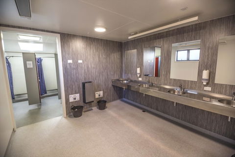 YHA Queenstown Lakefront - Accommodation New Zealand 4