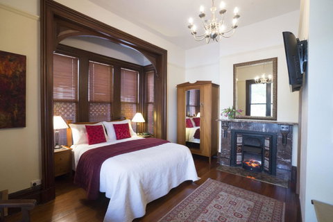Classic Villa - Accommodation New Zealand 9