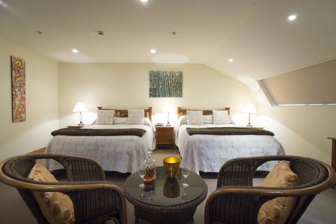 Classic Villa - Accommodation New Zealand 11