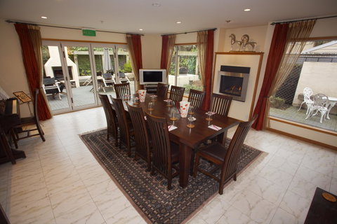 Classic Villa - Accommodation New Zealand 7