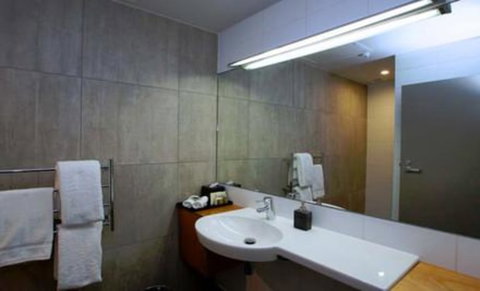 King & Queen Hotel Suites - Accommodation New Zealand 3