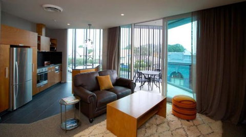 King & Queen Hotel Suites - Accommodation New Zealand 0